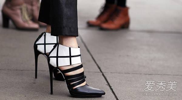 ʲô���ϴ�ʲôЬ ������߸�Ь����