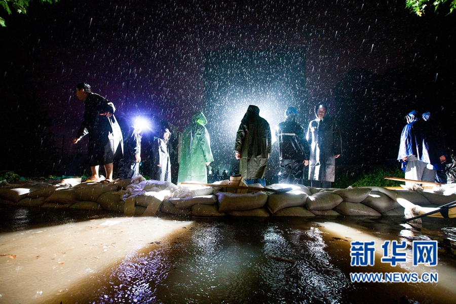 河南滑縣:確保供電防汛忙 河南滑縣:確保供電防汛忙