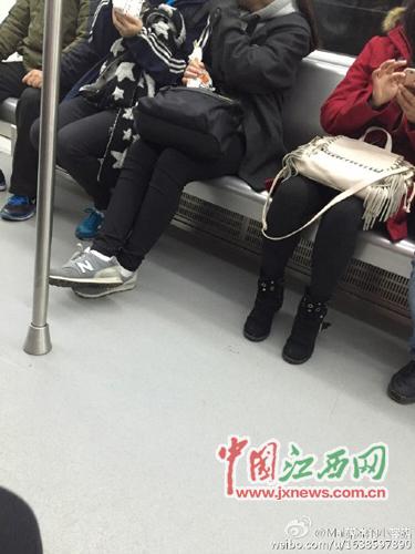 乘客南昌地鐵吃包子遭曝光 茶葉蛋入禁帶食物名單