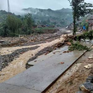 河北遭暴雨襲擊 石家莊井陘縣村莊目前仍失聯(lián)