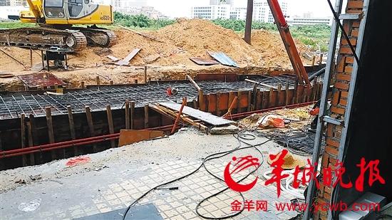 深圳臺(tái)風(fēng)夜工地違規(guī)開(kāi)工 一工人被重物砸身亡