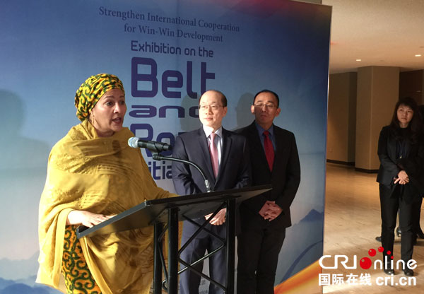 �DƬĬ�J���}