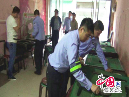 陜西韓城警方搗毀一賭博窩點(diǎn) 抓獲涉賭人員11名 陜西韓城警方搗毀一賭博窩點(diǎn) 抓獲涉賭人員11名