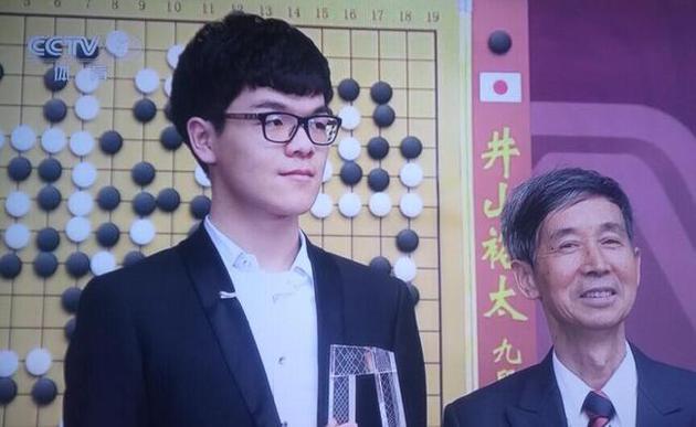 柯潔四月與AlphaGo戰(zhàn)三番棋 人類(lèi)將組團(tuán)挑戰(zhàn)AI